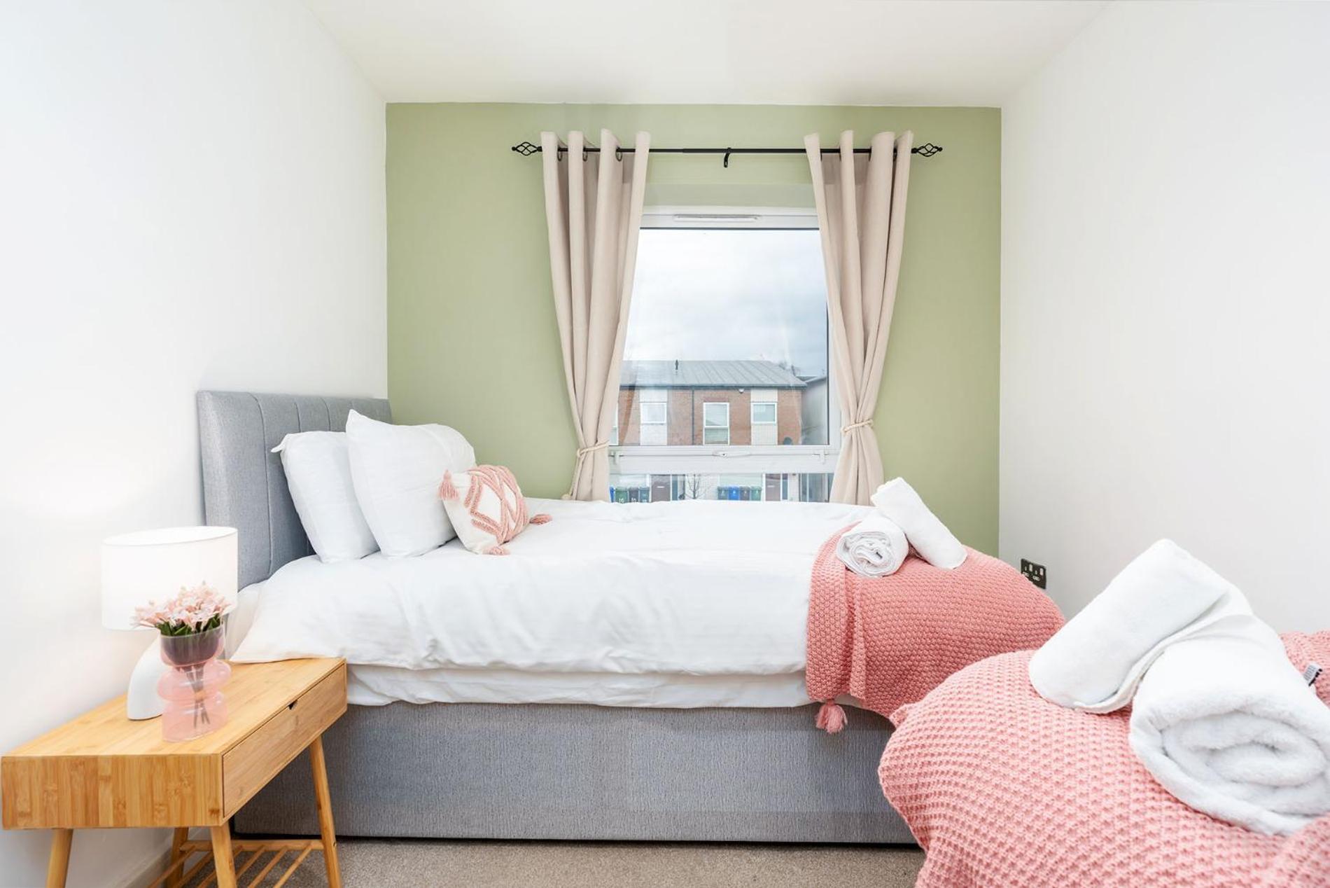 6 Guests - 3 Bedrooms - Free Wi-Fi - แมนเชสเตอร์ ภายนอก รูปภาพ