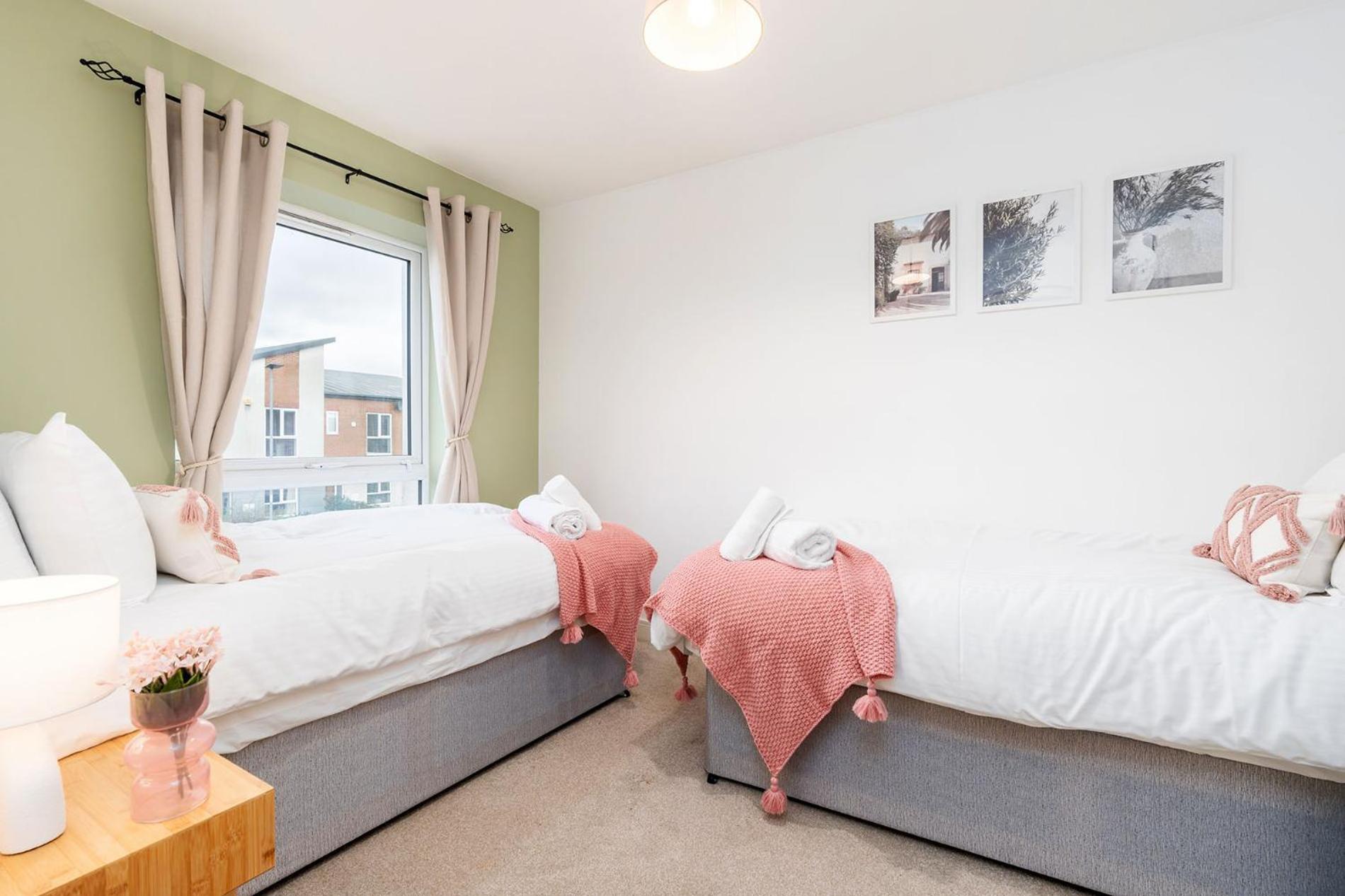 6 Guests - 3 Bedrooms - Free Wi-Fi - แมนเชสเตอร์ ภายนอก รูปภาพ